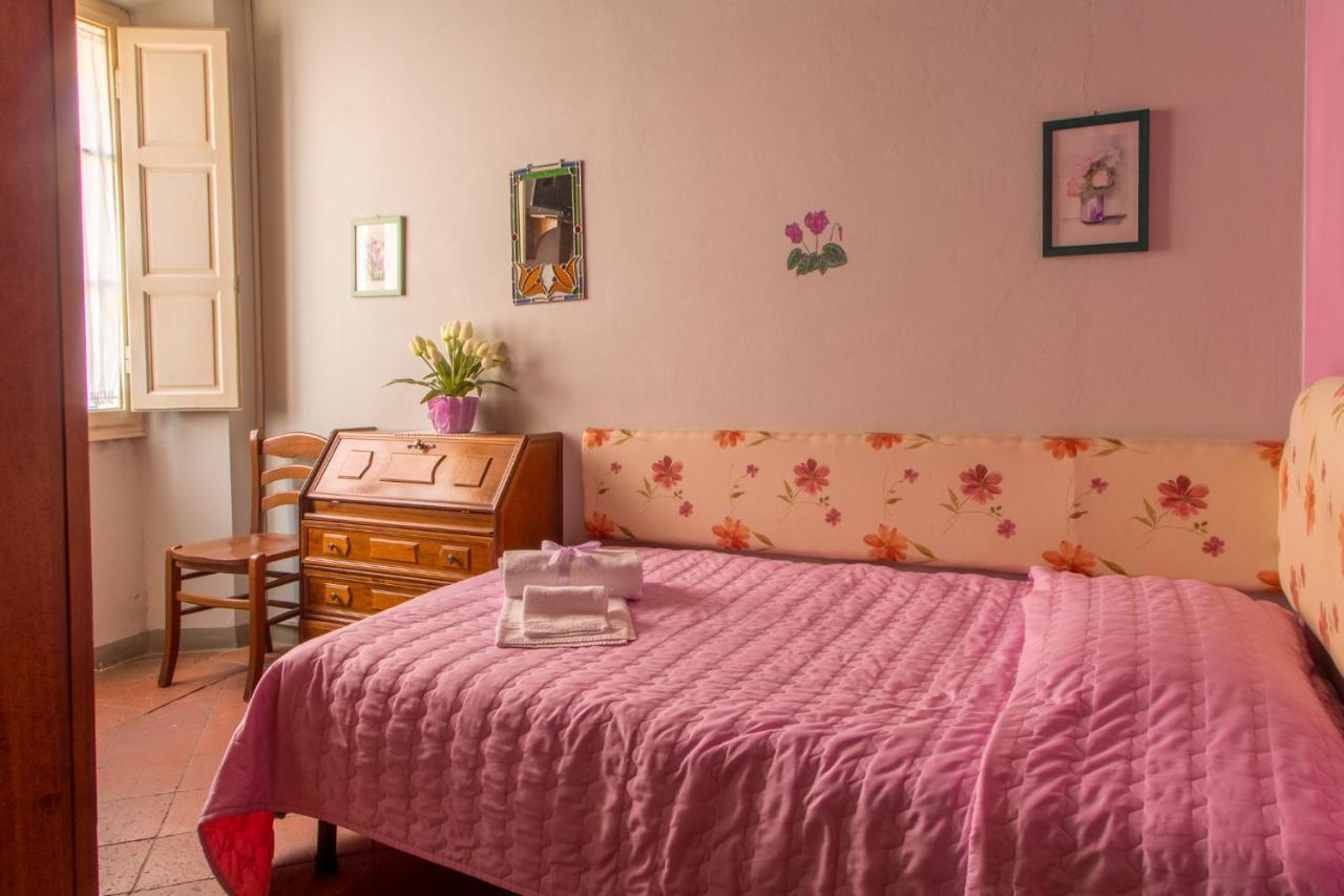 Antica Casa Dei Rassicurati Bed & Breakfast Montecarlo Eksteriør bilde