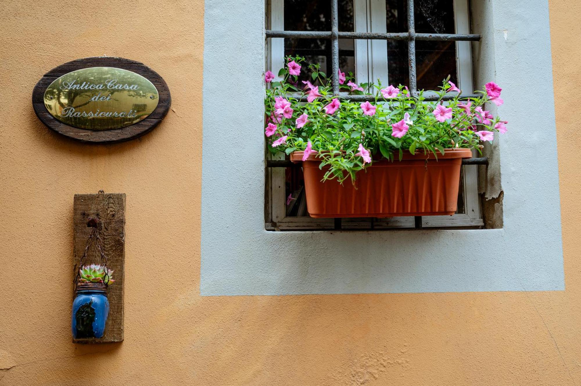 Antica Casa Dei Rassicurati Bed & Breakfast Montecarlo Eksteriør bilde