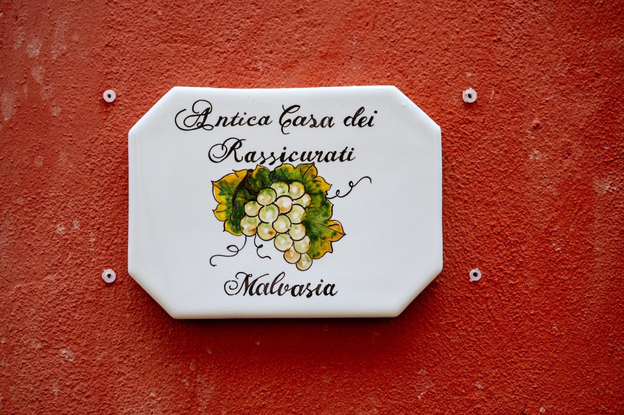Antica Casa Dei Rassicurati Bed & Breakfast Montecarlo Eksteriør bilde