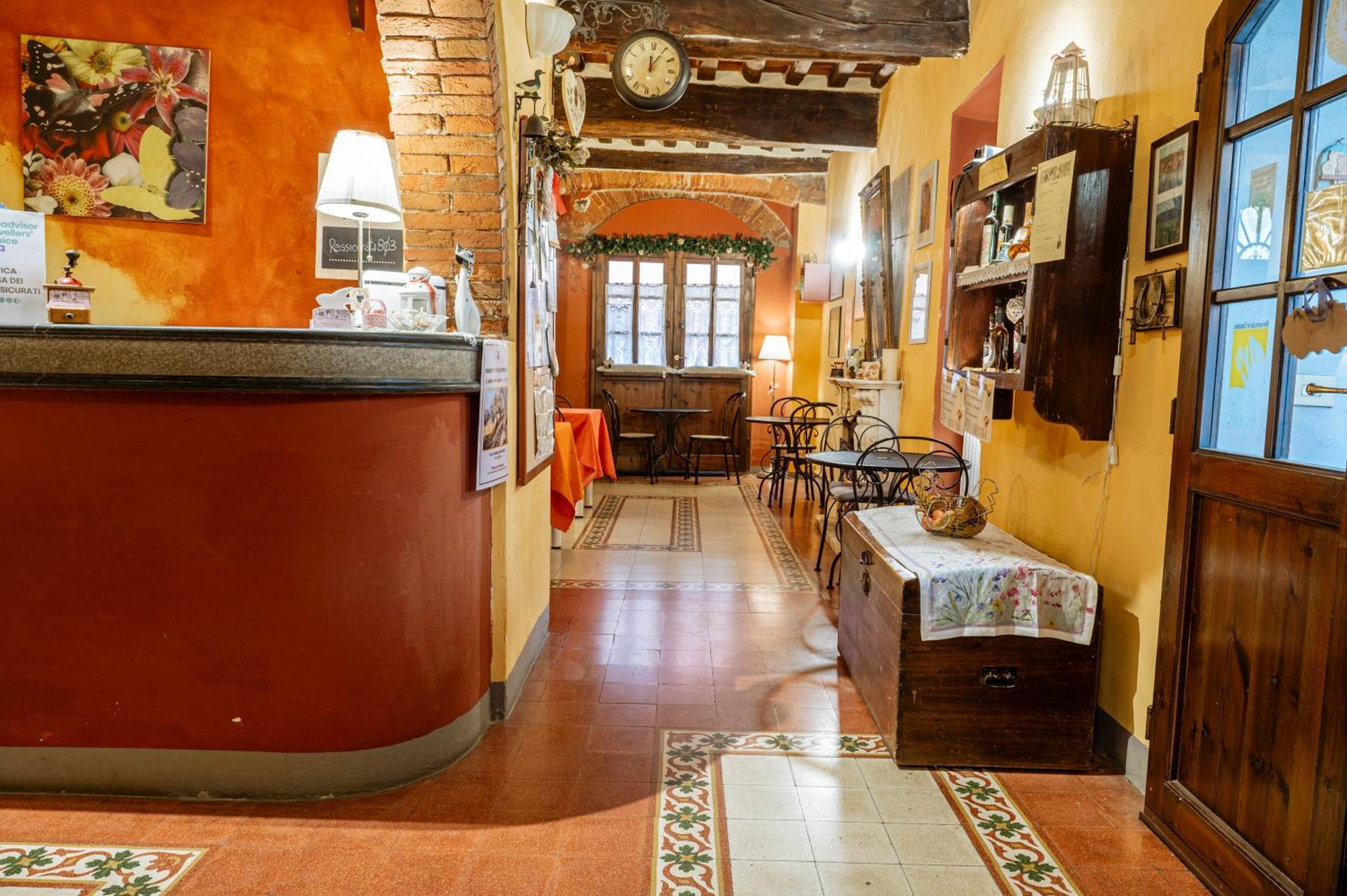 Antica Casa Dei Rassicurati Bed & Breakfast Montecarlo Eksteriør bilde