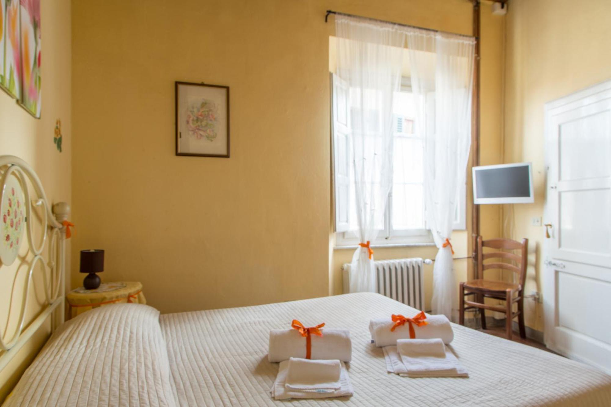 Antica Casa Dei Rassicurati Bed & Breakfast Montecarlo Eksteriør bilde