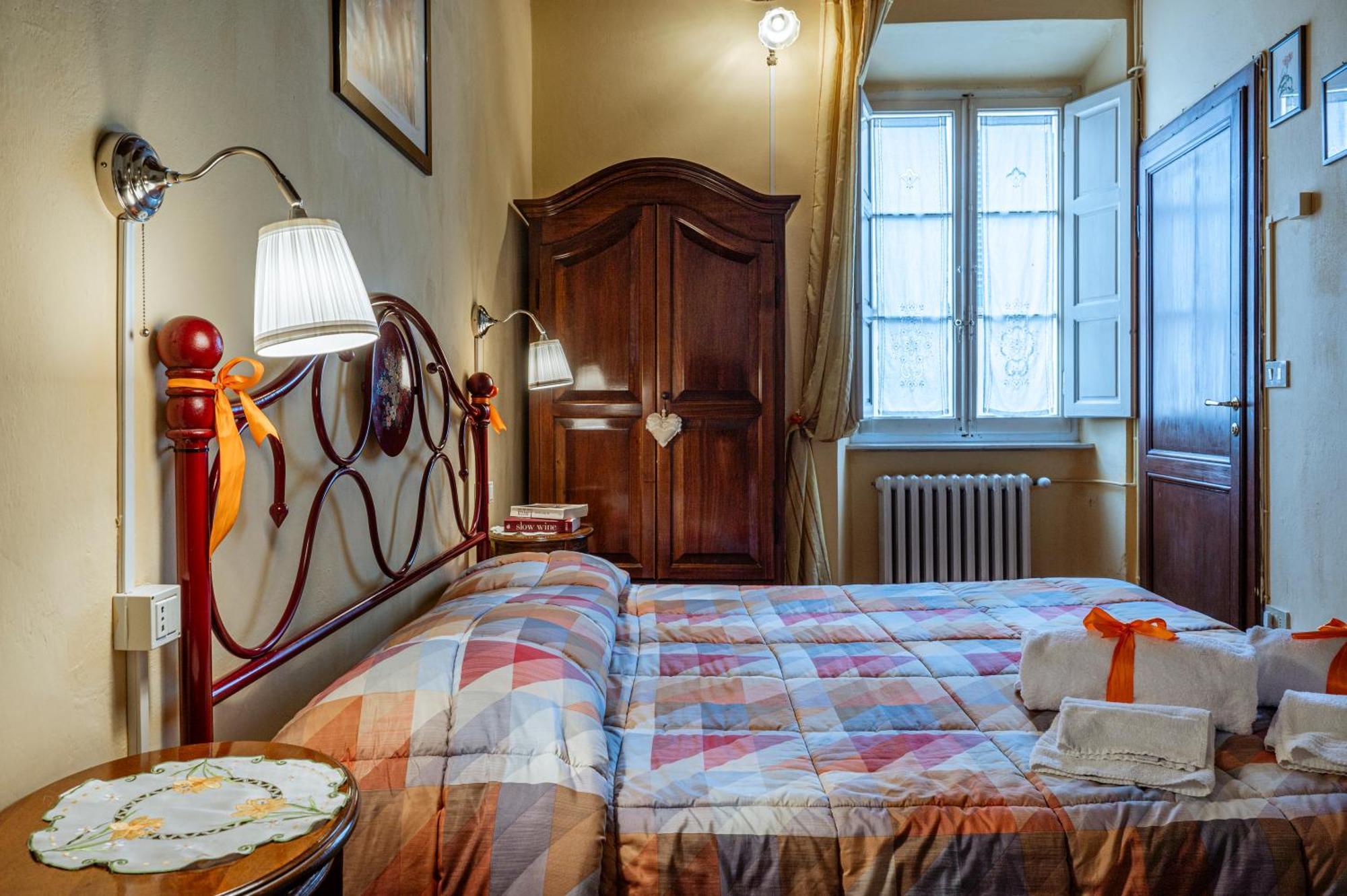 Antica Casa Dei Rassicurati Bed & Breakfast Montecarlo Eksteriør bilde