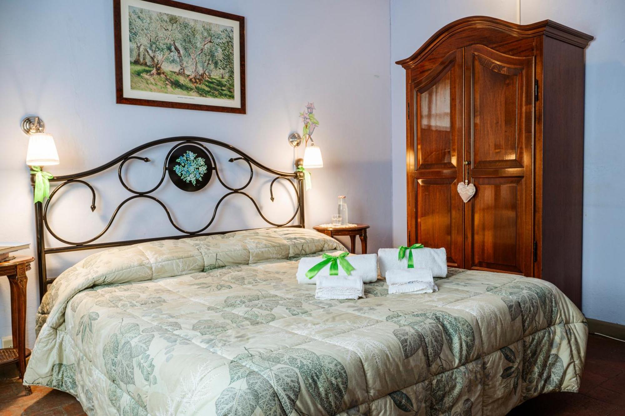 Antica Casa Dei Rassicurati Bed & Breakfast Montecarlo Eksteriør bilde