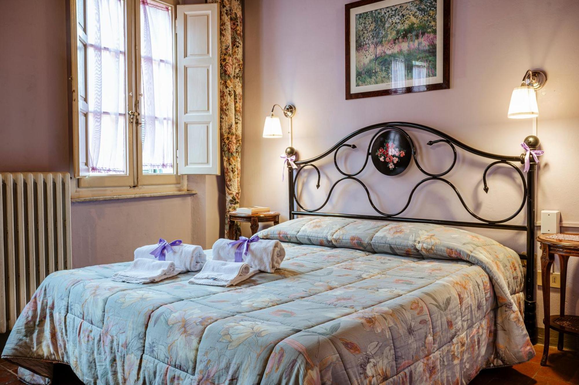 Antica Casa Dei Rassicurati Bed & Breakfast Montecarlo Eksteriør bilde