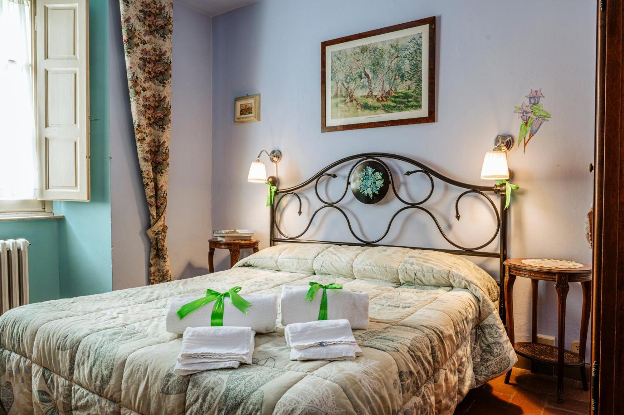 Antica Casa Dei Rassicurati Bed & Breakfast Montecarlo Eksteriør bilde