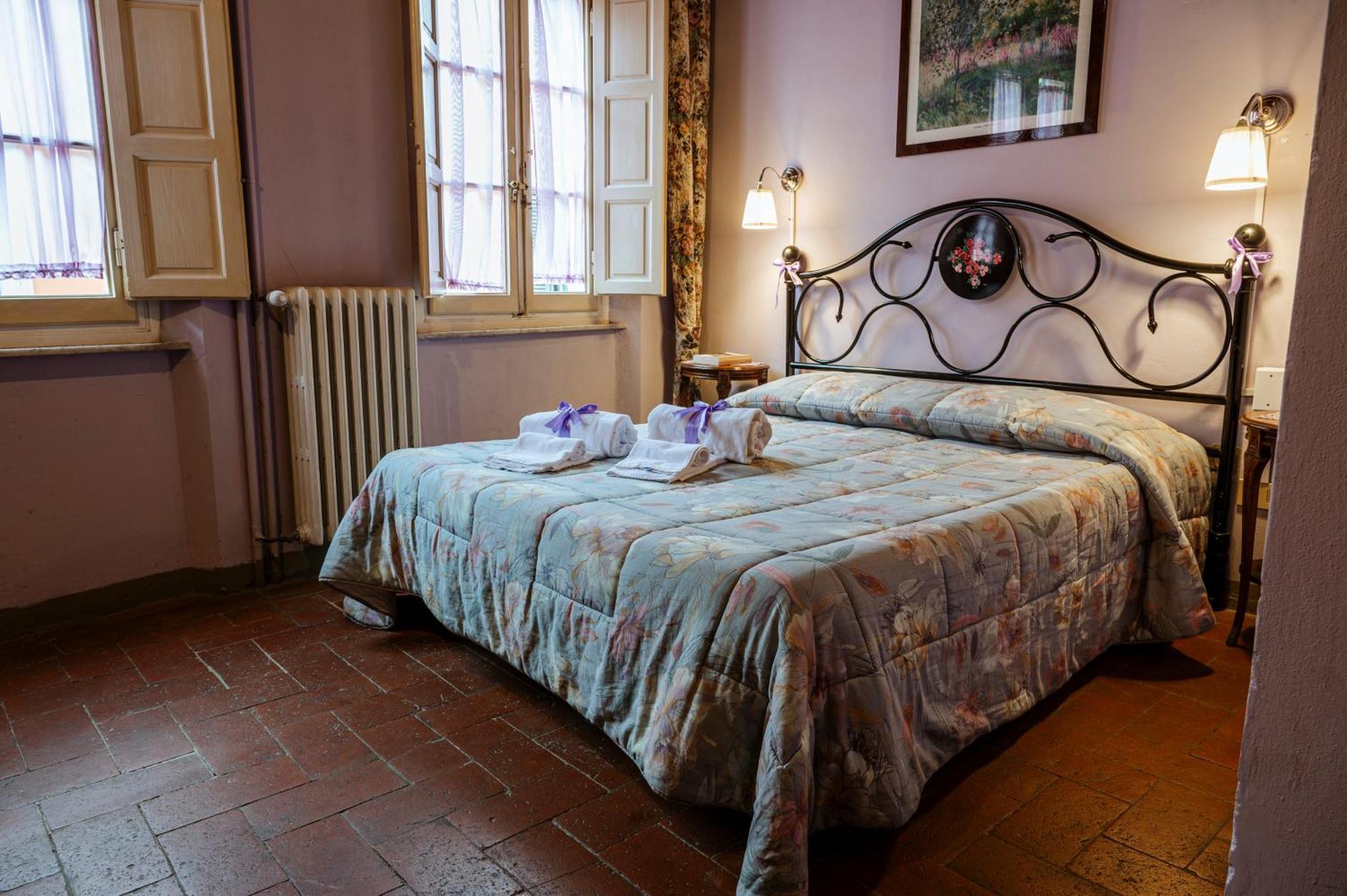 Antica Casa Dei Rassicurati Bed & Breakfast Montecarlo Eksteriør bilde