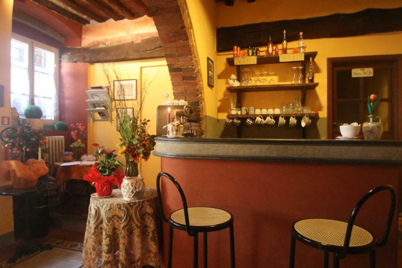 Antica Casa Dei Rassicurati Bed & Breakfast Montecarlo Eksteriør bilde
