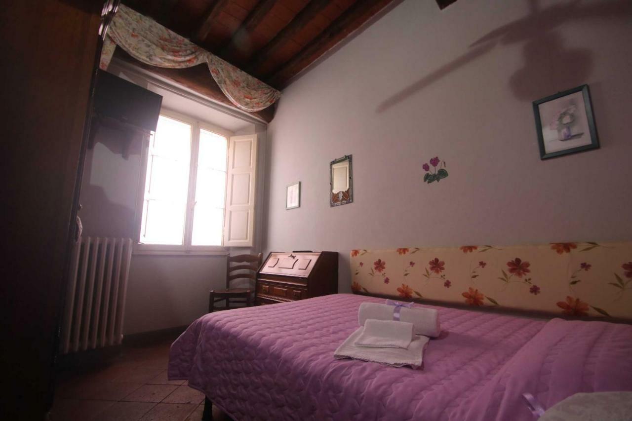 Antica Casa Dei Rassicurati Bed & Breakfast Montecarlo Eksteriør bilde